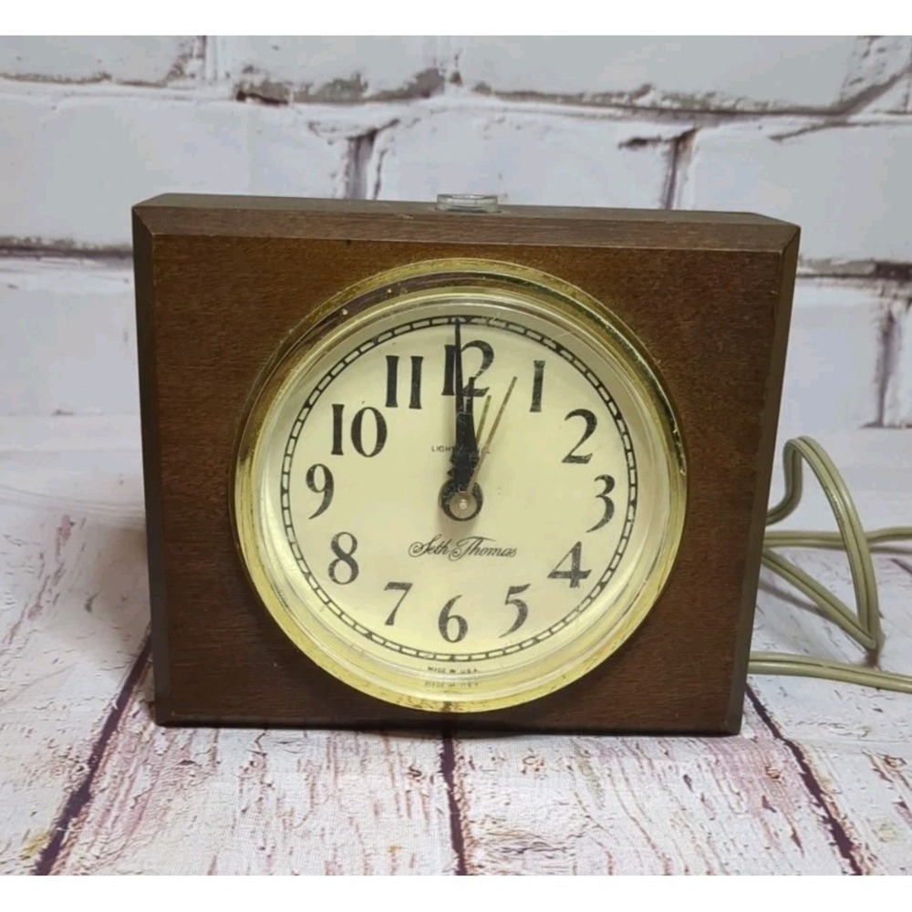 Vintage Seth Thomas Edgewood Electric Alarm‎ Clock Works!